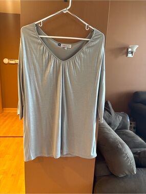Jennifer Lopez Silver V-Neck Gathered Tunic Top